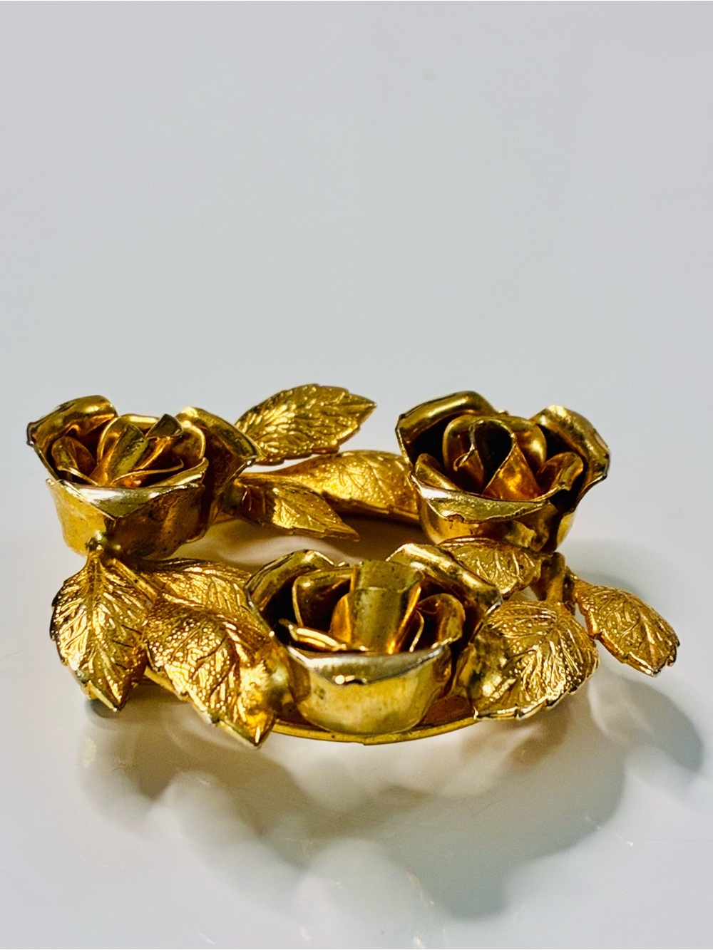 VTG Gold Floral Wreath Brooch - Understated Wealth Classic Women Jewelry EUC - Picture 5 of 11